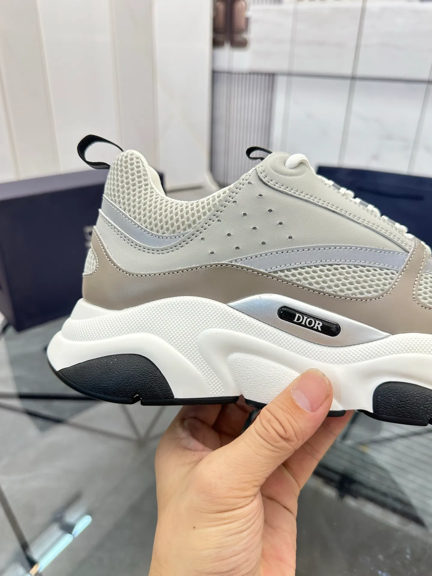 Men's shoes: 💰P460¥ Ready in Guangzhou, fully packaged Product trademark: Dior* "Dior*" low-top casual shoes Regular size: 38-46 (can be customized to 47) B22 Product materials: imported cowhide leather upper spliced ​​with original fabric, breathable lining, original outsole. Number: 920